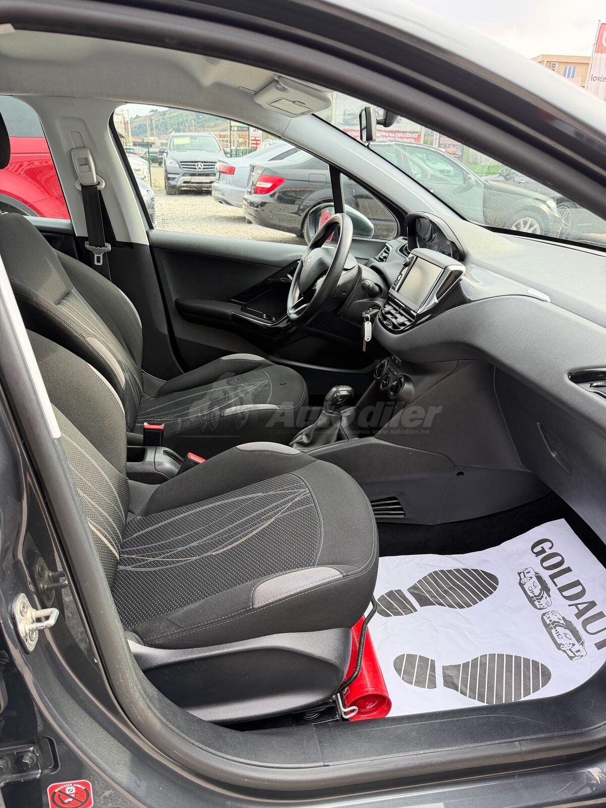 Peugeot 208 – fotografija 13