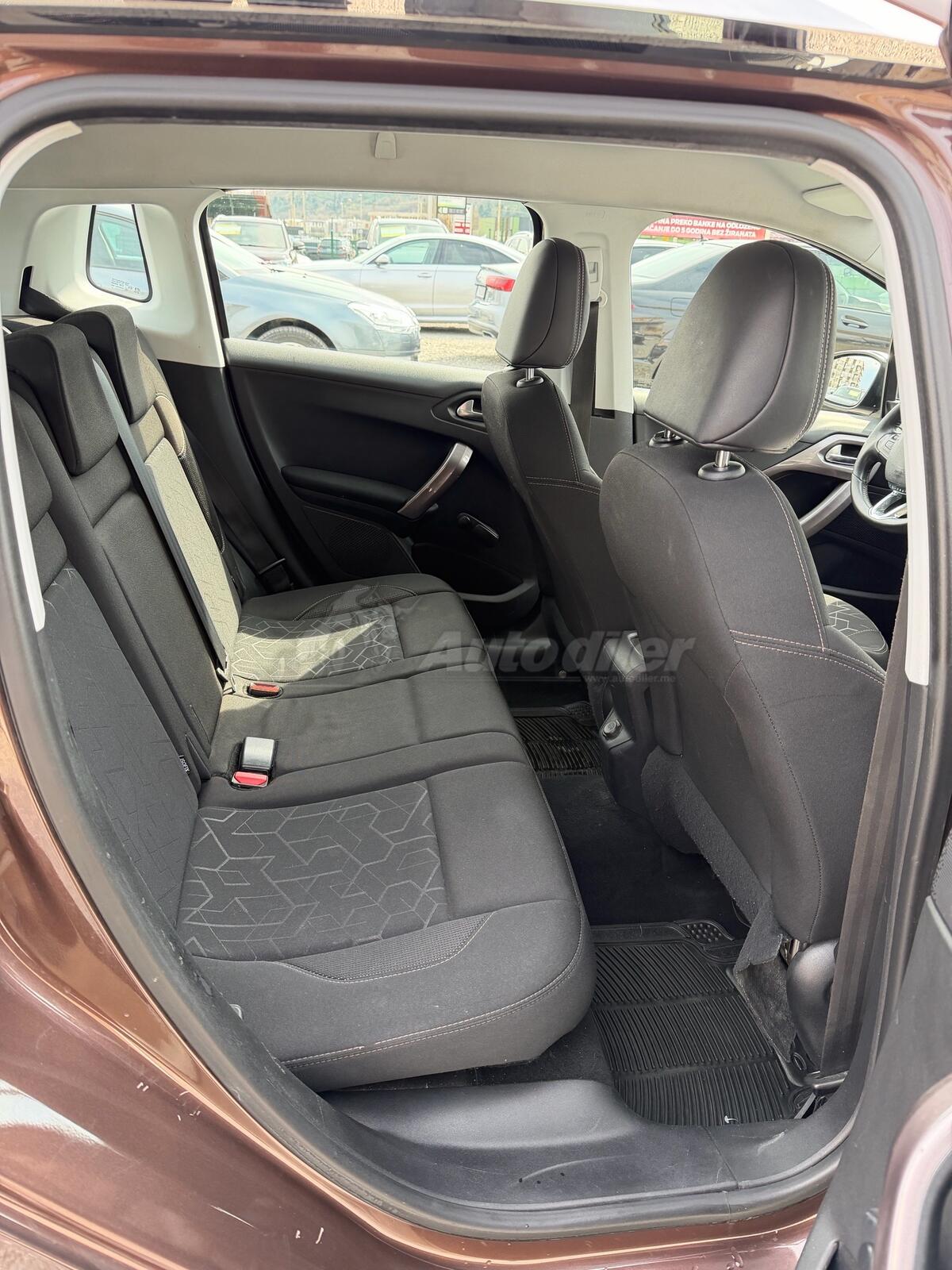 Peugeot 2008 – fotografija 11