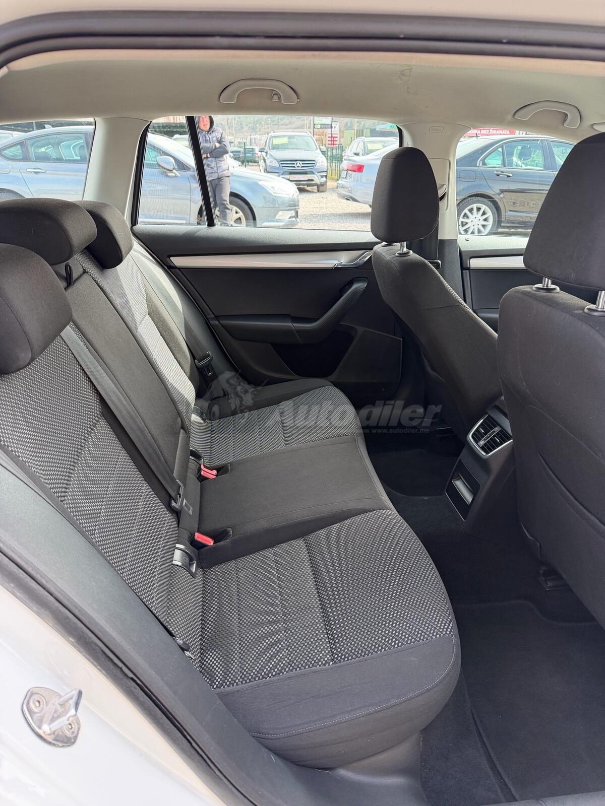 Škoda Octavia – fotografija 15