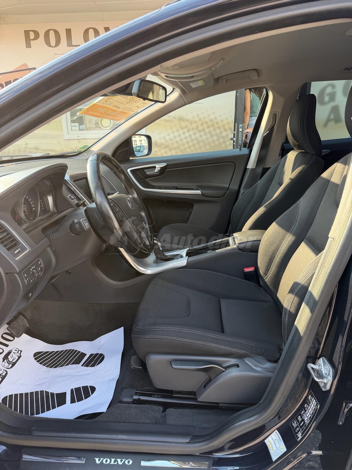 Volvo XC60 – fotografija 11