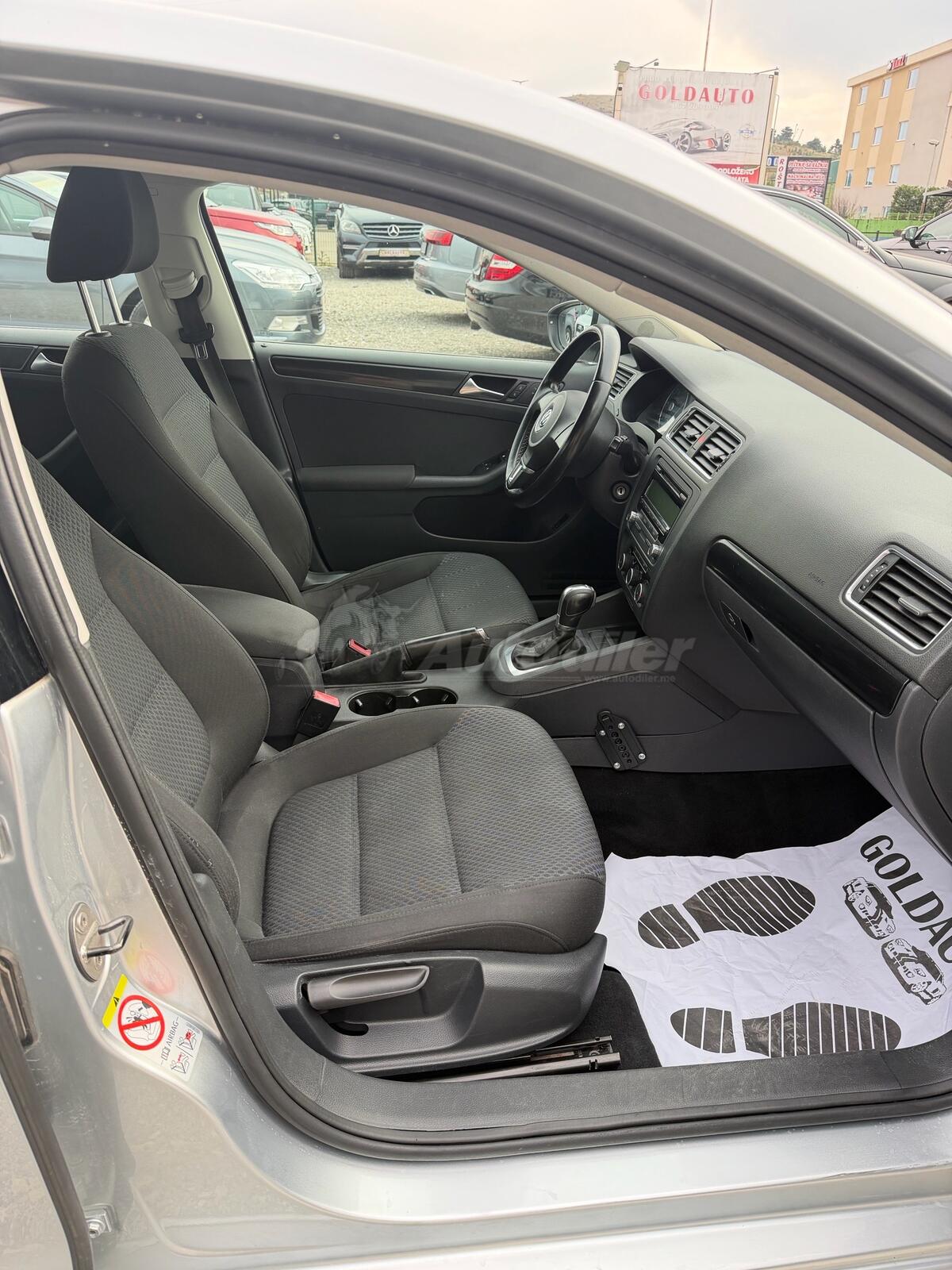 Volkswagen Jetta – fotografija 10