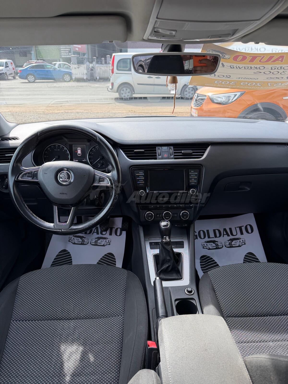 Škoda Octavia – fotografija 13
