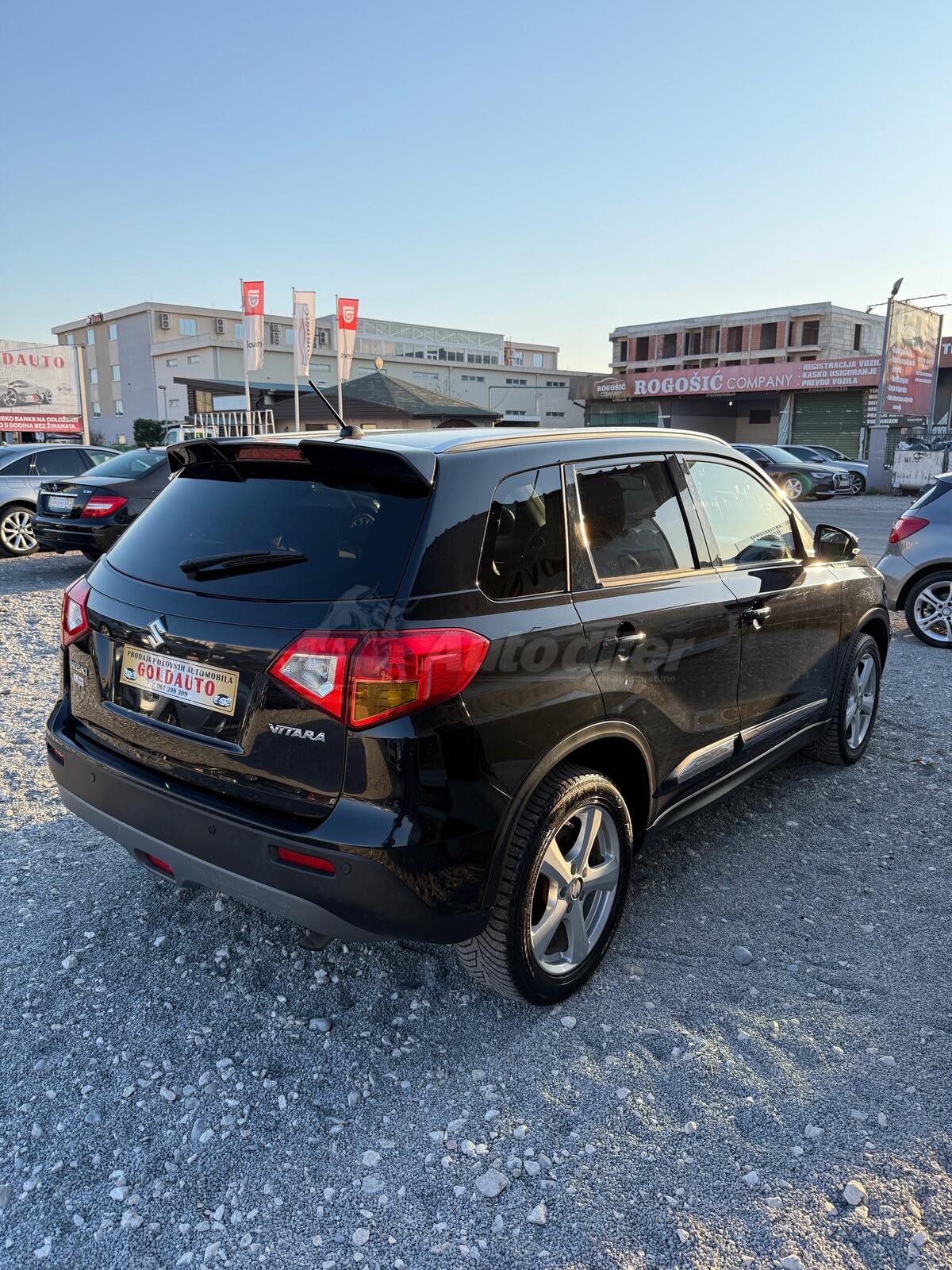 Suzuki Vitara – fotografija 15