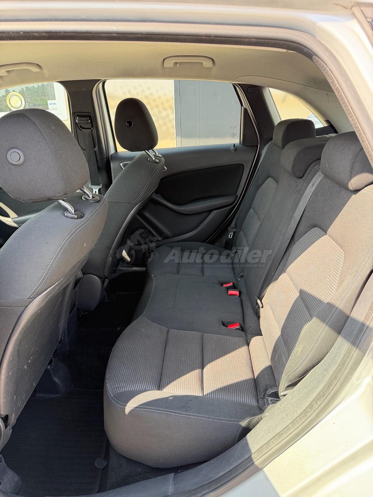 Mercedes-Benz B 180 – fotografija 10