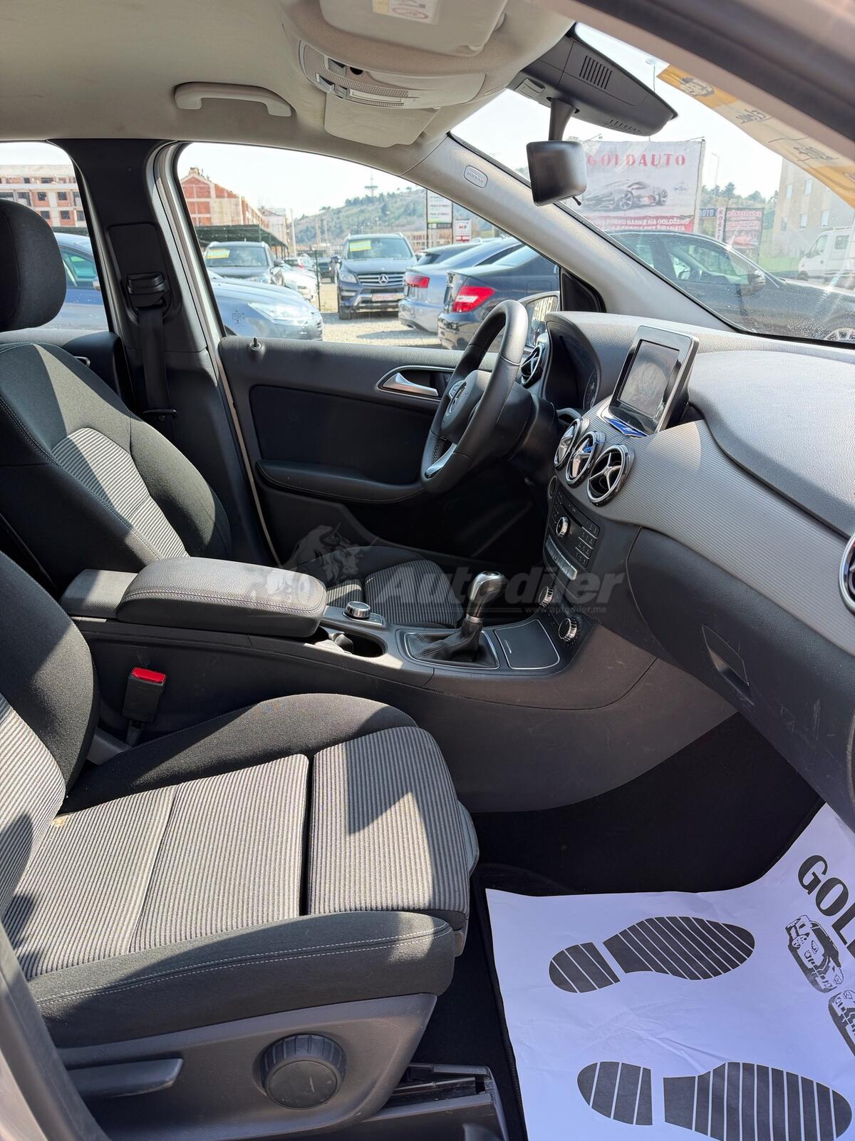 Mercedes-Benz B 180 – fotografija 13