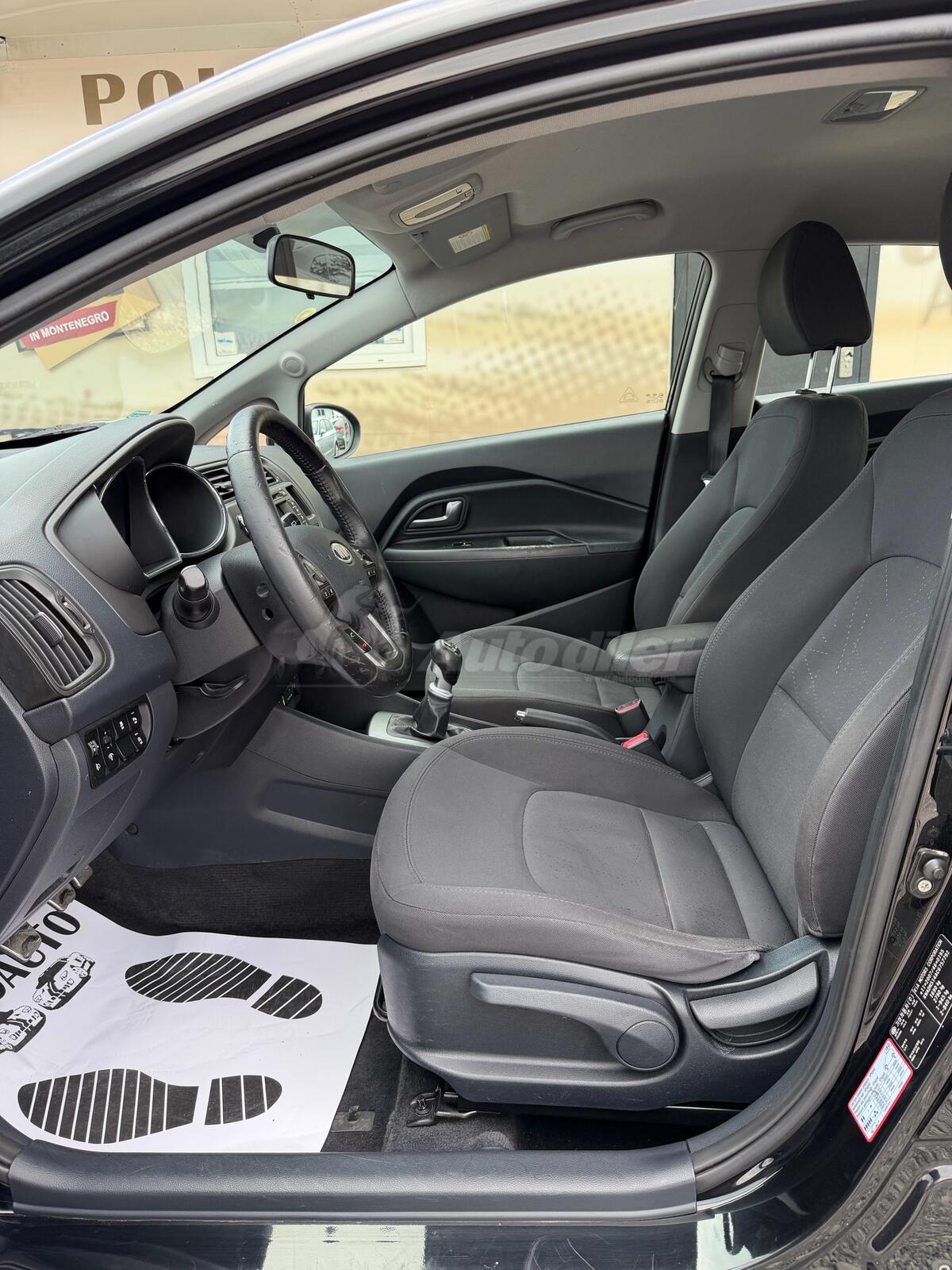 Kia Rio – fotografija 11