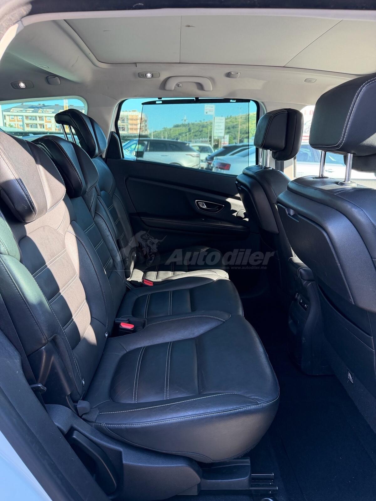Renault Grand Scenic – fotografija 11